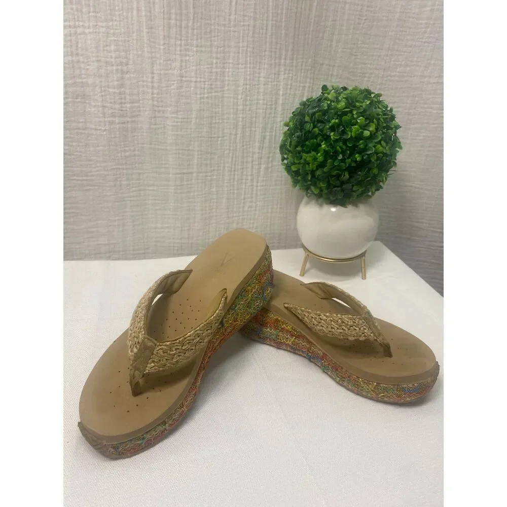 Volatile Wedge Flip Flop Sandals Women's Sz 9 Espadrilles Beige Multicolor Boho